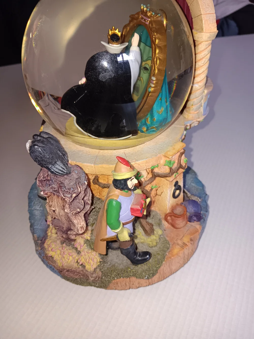 Disney Villains Evil Witch Mirror Mirror Snow Globe Preowned Sound WorksLightsup - Picture 5 of 11